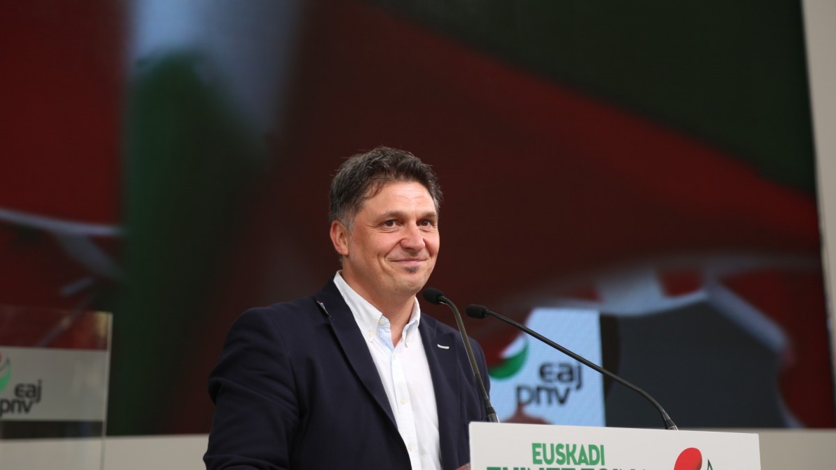 Mitin electoral: Andoni Busquet, Unai Rementeria, Iñigo Urkullu eta Andoni Ortuzar