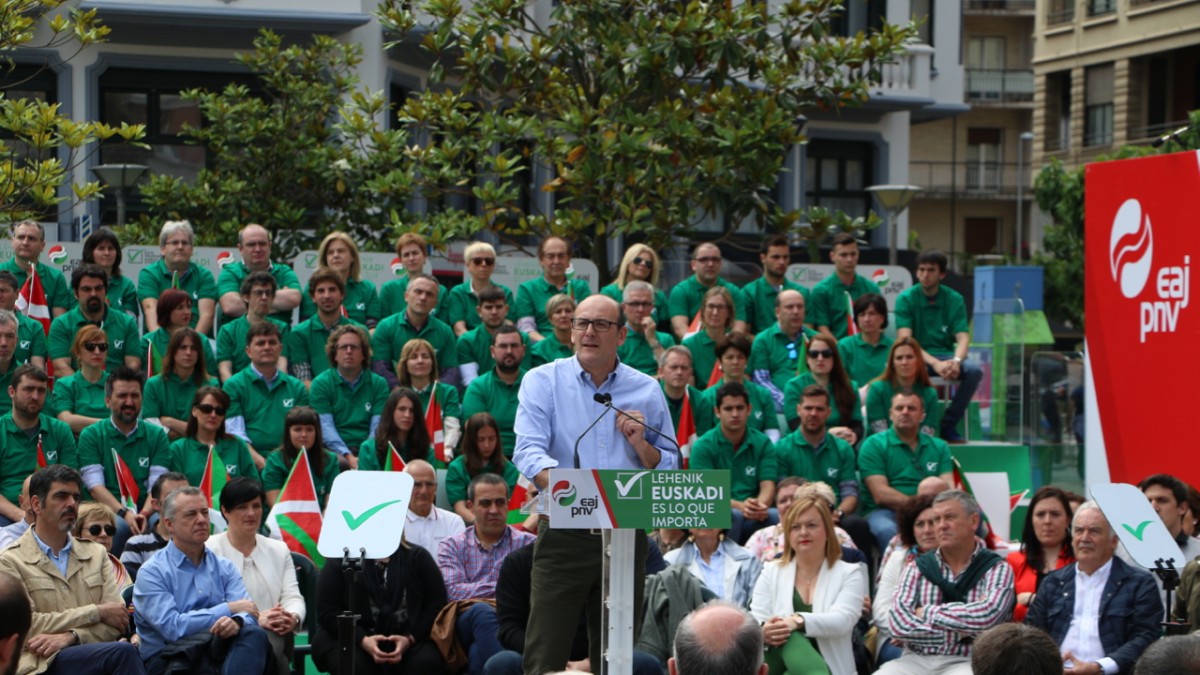 Acto en Donostia. Joseba Agirretxea, Joseba Egibar, Iñigo Urkullu