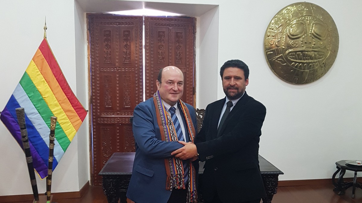 Cuzco nombra a Ortuzar ‘Visitante Distinguido‘ por su “larga trayectoria de trabajo entre Europa y América”