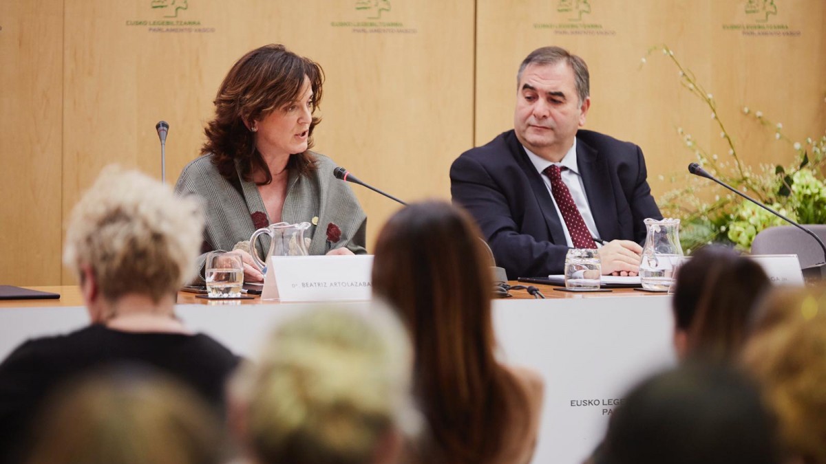 Beatriz Artolazabal: “La ley de servicios sociales es un pilar para la cohesión social en Euskadi” 