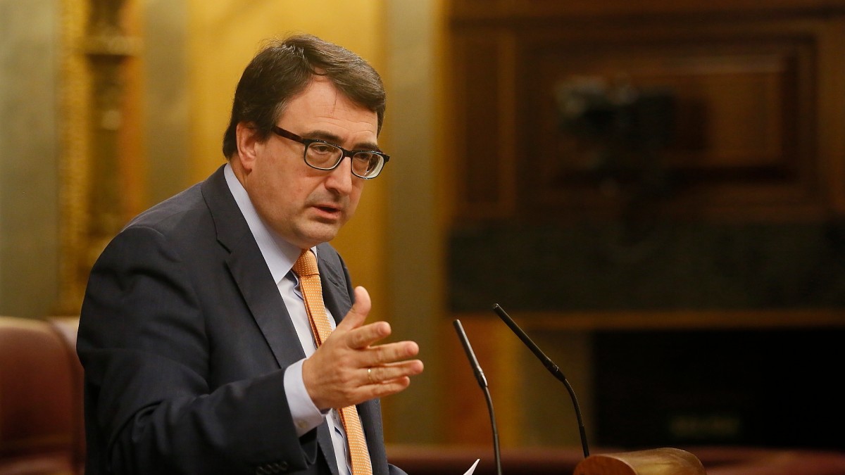 Aurrekontuak izapidetzea eskatu du Aitor Estebanek, “elkarrizketaren aldeko sinbolo gisa” 