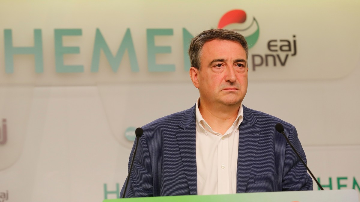 Aitor Esteban, sobre la exhumación de Franco: “Lo que iba a ser un acto de reparación se ha convertido en un acto de exaltación del franquismo” 
