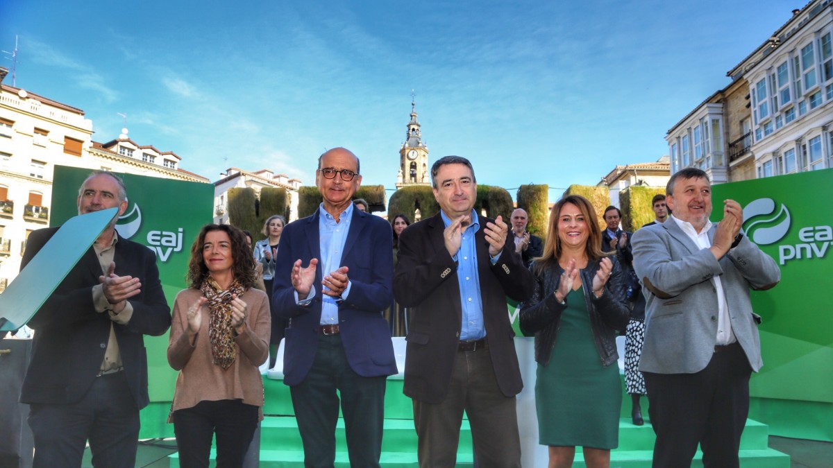 Aitor Esteban reivindica la “alternativa” de EAJ-PNV frente al “desastre” y  la “política de apariencias” de Madrid