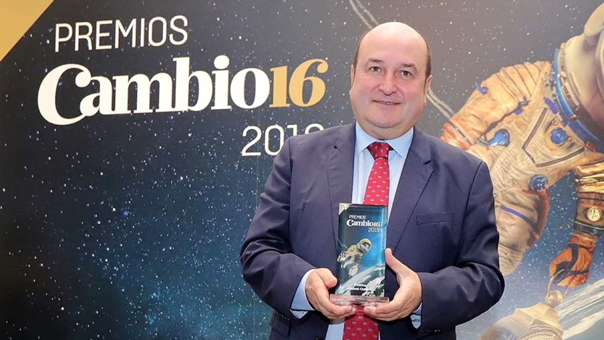 Ortuzar en los Premios Cambio16: “Cuenten con el PNV siempre que sea para avanzar mediante el diálogo y el acuerdo”