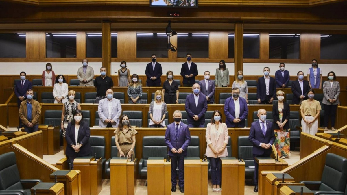 EAJ-PNVk akordioa lortu du PSE-EErekin eta Elkarrekin Podemosekin, Eusko Legebiltzarreko Mahaiaren aniztasuna bermatzeko