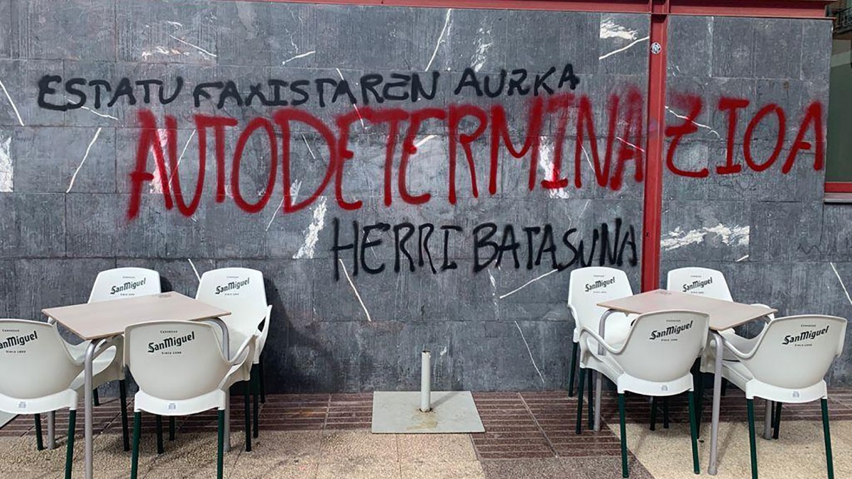 El ABB denuncia y condena el ataque con pintadas al batzoki de Lakua en Gasteiz