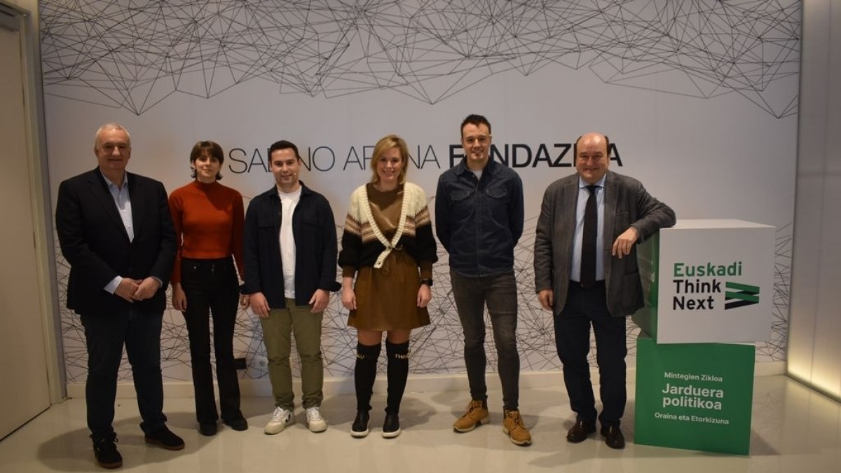 Dos de cada tres jóvenes que ejercen la política creen que es urgente dejar paso a la juventud 