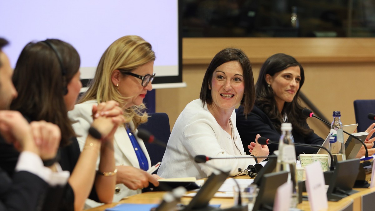 Oihane Agirregoitia pregunta por el régimen de comercio de emisiones de CO2 y la flota pesquera