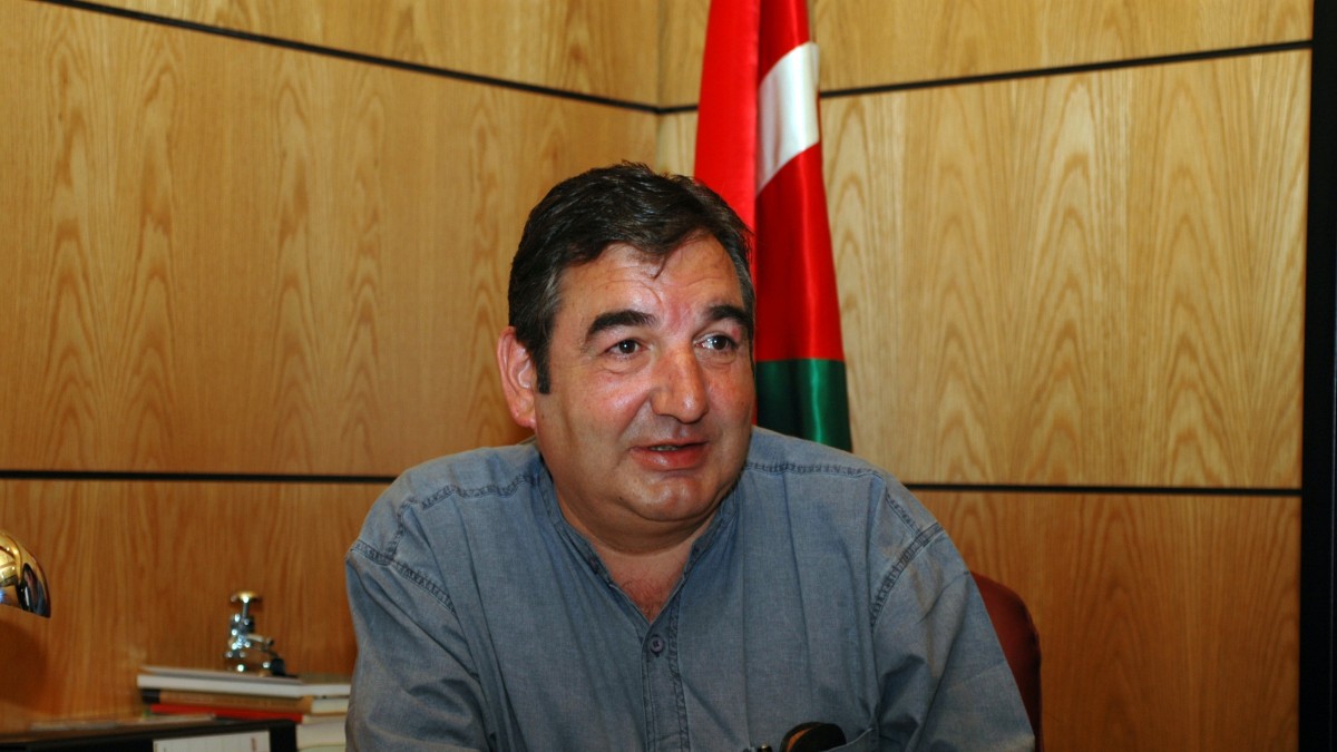 José Ángel Agirrebengoa Imaz zendu da, Napar Buru Batzarraren presidente ohia, gaixotasun luze baten ondorioz 