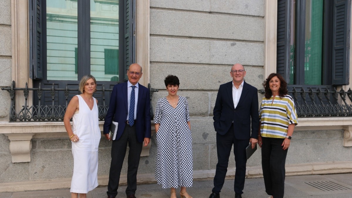 El Grupo Vasco reclama al Gobierno que solucione el retraso en la expedición de carnés de conducir que afecta a los conductores transfronterizos de la CAV y Nafarroa