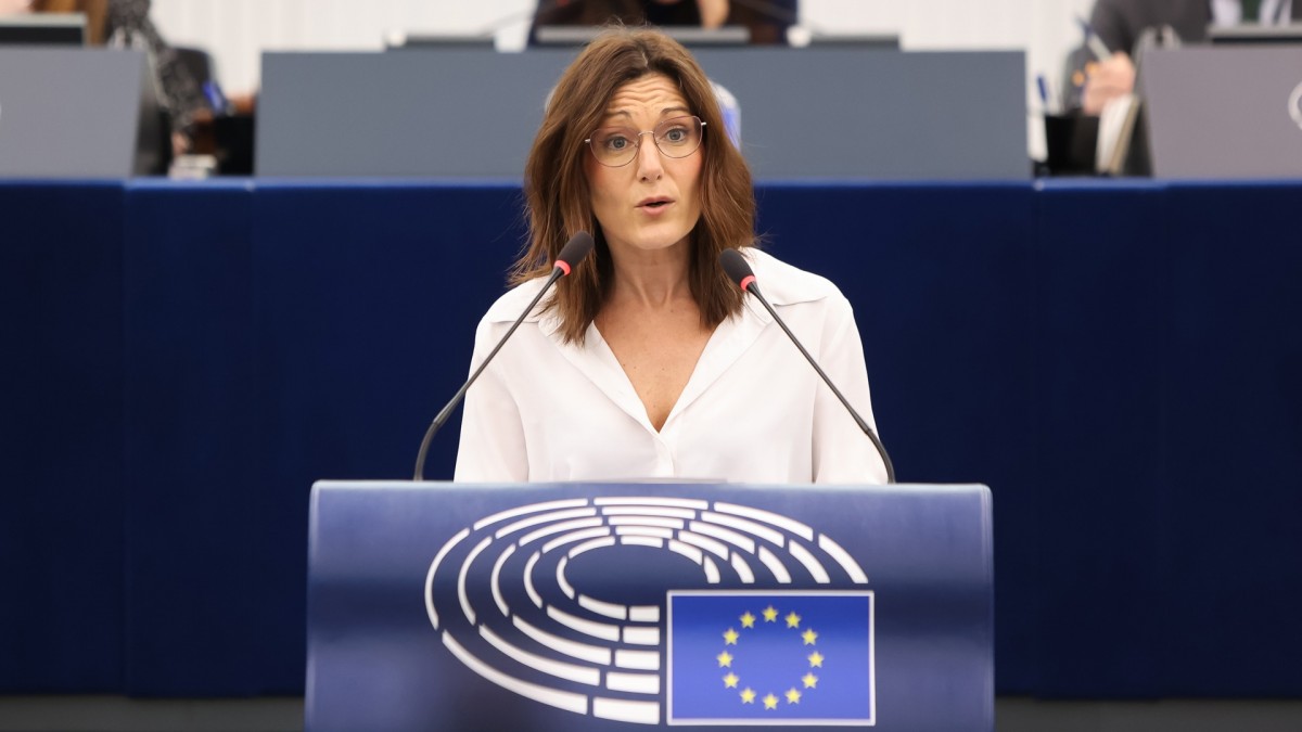 Oihane Agirregoitia: “Legeria erabat betetzen dela bermatzeaz gain, trenbideetako segurtasunerako sistema modernoen ezarpena bizkortu behar du EBk”