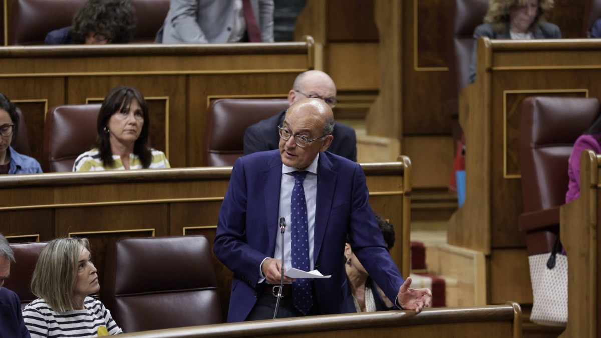 Euskal Taldeak espazio publikoetan arma zorrotzak eramatea murrizteko neurriak hartzea erreklamatu dio Gobernuari: 