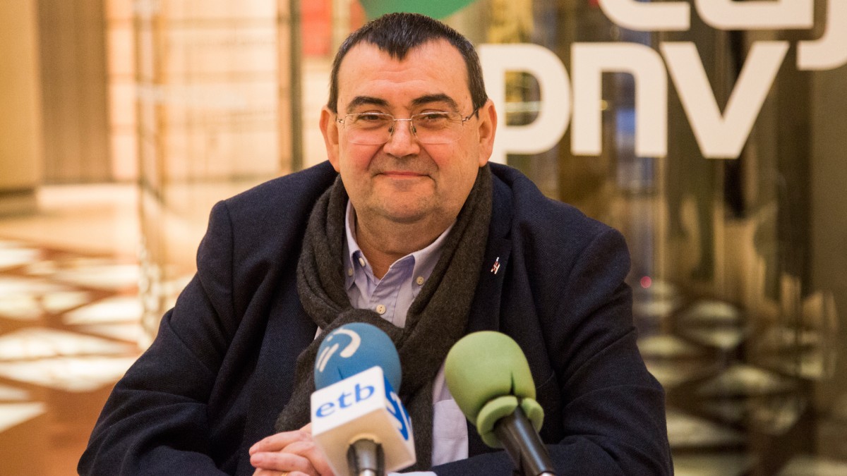 [osoa] Mediavillak ohartarazi du EAJk ez duela Espainiako Gobernuarekin inolako negoziaketarik irekiko “harik eta 155.aren aplikazioa indargabe utzi arte”