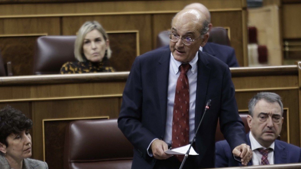 Itsas bidaian hildako migratzaileak identifikatu eta aberriratzeko eta mafien irabaziak saihesteko protokolo 