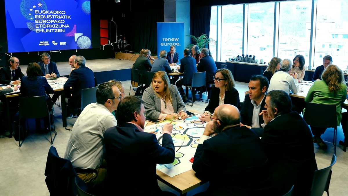 Aitor Esteban urtarrilaren 27an Bruselara bidaiatuko da, Euskadi-Europa agendan aurrera egitera begira Euskadiko klusterrek gaur egin dizkioten aldarrikapenak jaso ondoren 