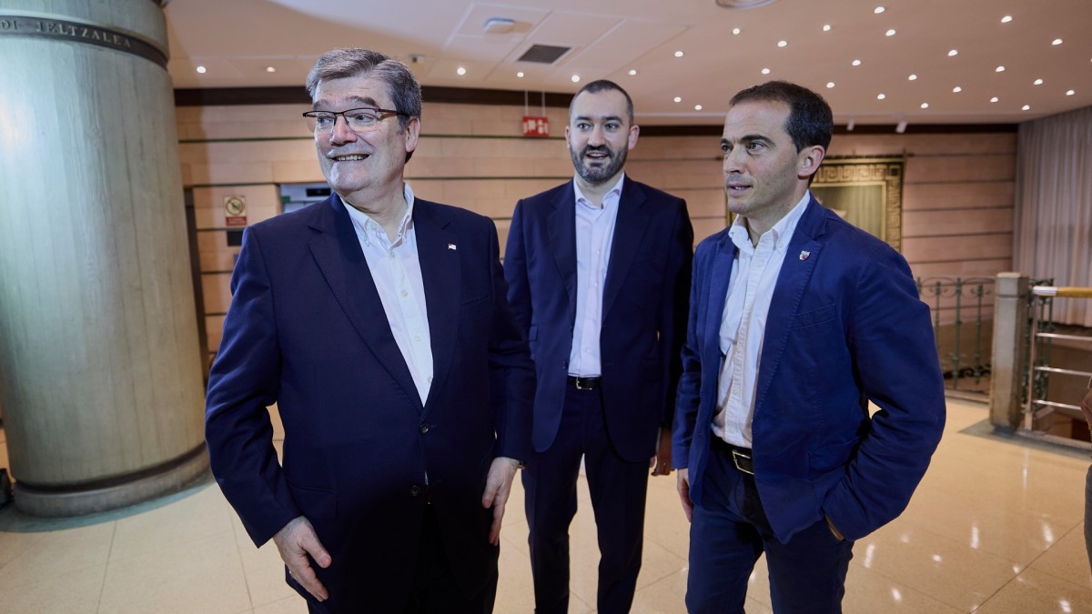 Mikel Hidalgo Bordegarai proposatu du Bilboko Udal-eremuko Buru Batzarren Artekoak aho batez Uri Batzarren aurrean Bilboko alkategai izateko
