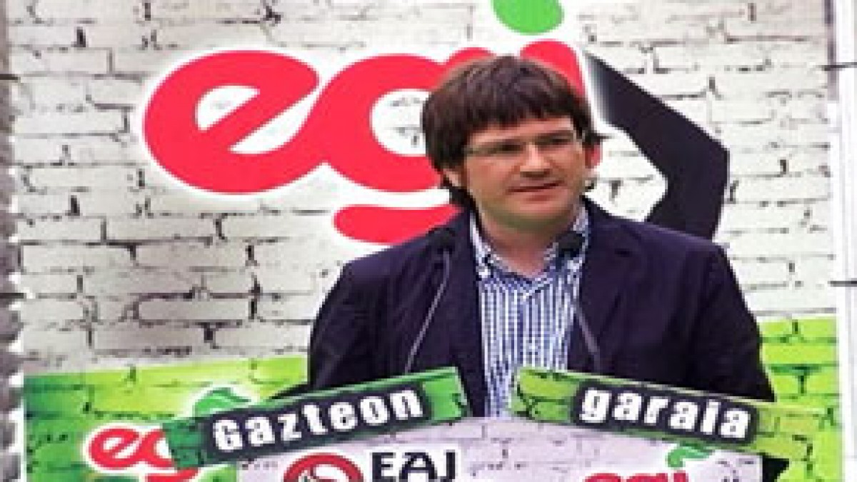 Ekitaldia gazteekin Gasteizen . Gorka Urtaran