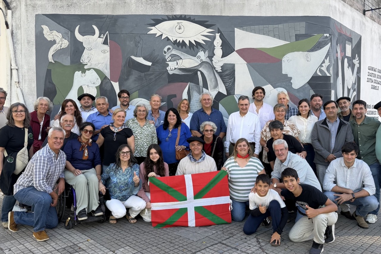 EAJ-PNVk Argentinan eta Uruguain ospatu du Aberri Eguna euskal diasporarekin batera