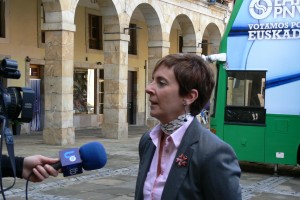ARANTXA TAPIA: “CUANTO MÁS AUTOGOBIERNO TENGAMOS MAYOR BIENESTAR SOCIAL TENDREMOS”.