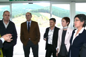 Arantxa Tapia. L Leanizbarrutia, J Agirretxea y J Egibar en Arrasate