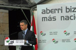 Iñigo Urkullu y Joseba Egibar en el 75 aniversario del bombardeo de Eibar