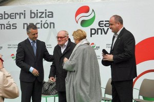 Iñigo Urkullu y Joseba Egibar en el 75 aniversario del bombardeo de Eibar