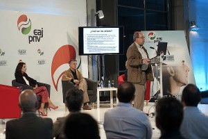 Iñigo Urkullu Gobernu zuzena jardunaldian. Donostia
