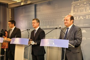 EAJ PNV PSE akordioaren sinadura
