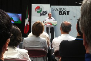 Andoni Ortuzar en el centenario del Batzoki de Eskoriatza