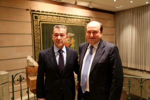 Andoni Ortuzar Kanariaseko presidentearekin, Paulino Rivero