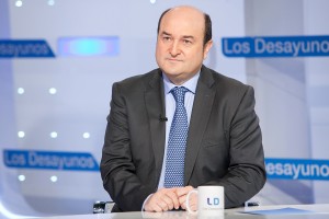 Andoni Ortuzar TVEko gosariak saioan