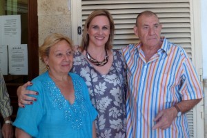 Itxaso Atutxa con la colonia vasca en Benidorm