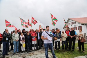 Ikurriña lehen aldiz altxatu zeneko 120. Urteurrena Larrunen