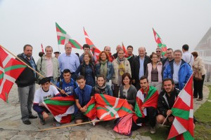 Ikurriña lehen aldiz altxatu zeneko 120. Urteurrena Larrunen