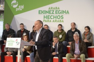 Mitin electoral en Laudio: Juanma Ibarretxe, Ramiro González, Iñigo Urkullu y Andoni Ortuzar