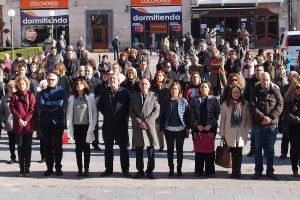 EAJ-PNVren ordezkariak Pariseko biktimen aldeko minutu bateko isilune ekitaldian