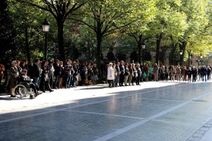 EAJ-PNVren ordezkariak Pariseko biktimen aldeko minutu bateko isilune ekitaldian
