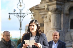 Manifiesto ante el monumento a los Fueros