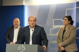 EAJ-PNV eta Podemos alderdien arteko autogobernuari buruzko bilera Legebilztarrean