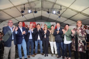 Acto en Basauri. Itxaso Atutxa, Aitor Esteban, Andoni Ortuzar