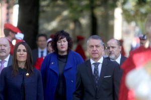 Iñigo Urkullu lehendakariak Gernikako zuhaitzaren azpian egin du karguaren zina