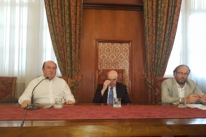 Ortuzar bClaudio Elórtegui-rekin, Valparaisoko Unibertsitate Katolikoko errektorearekin 