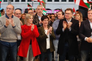 Mitin Bilbao. Almudena Otaola, Maribel Vaquero, Aitor Esteban, Iñigo Urkullu, Andoni Ortuzar