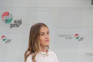 Mireia Zarate y Beatriz Berlanga en la presentación del Alderdi Eguna 2022