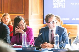 Oihane Agirregoitia en Cumbre por la Democracia y las Libertades de París