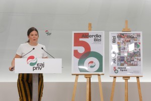 2026 09 04 Alderdi Egunerako egin diren kartelekin erakusketa Sabin Etxean 