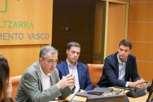 2026 09 16 Talde parlamentarioaren bilera Aitor Esteban eta Imanol Pradales Lehendakariarekin
