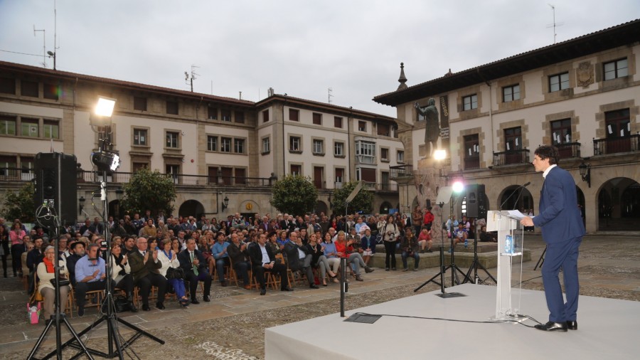 Mitin Gernika Lumo . Jose Mari Gorroño, Unai Rementeria, Andoni Ortuzar
