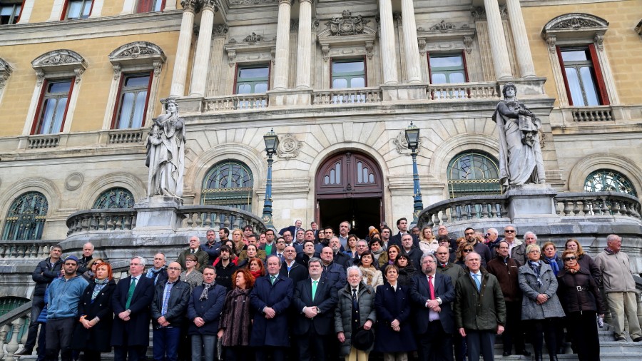 EAJ PNV en la concentración en repulsa por los atentados de Bruselas