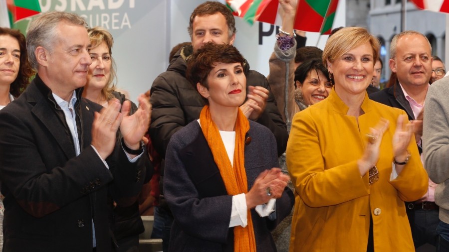 Mitina Bilbao. Almudena Otaola, Maribel Vaquero, Aitor Esteban, Iñigo Urkullu, Andoni Ortuzar